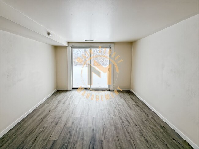 Photo - Central Air! 3 Bed 1 Bath Duplex