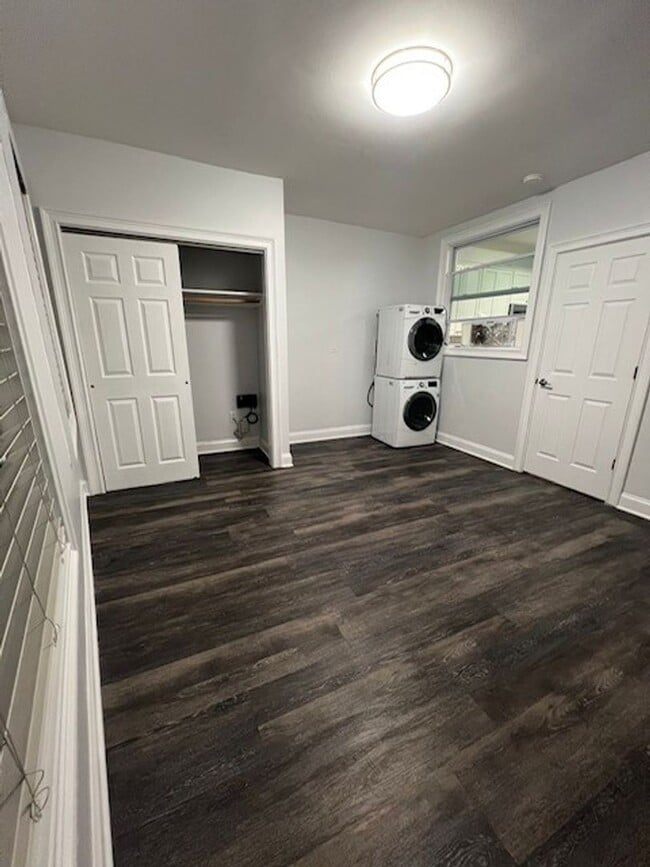 Photo - Amitville Flats