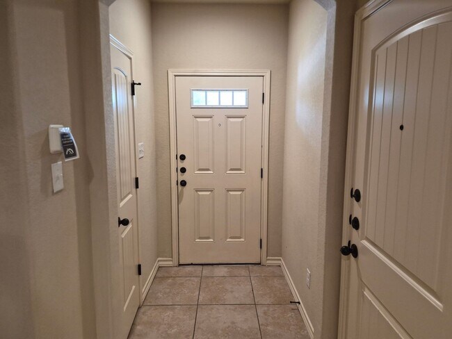 7014 Lakeview Dr.