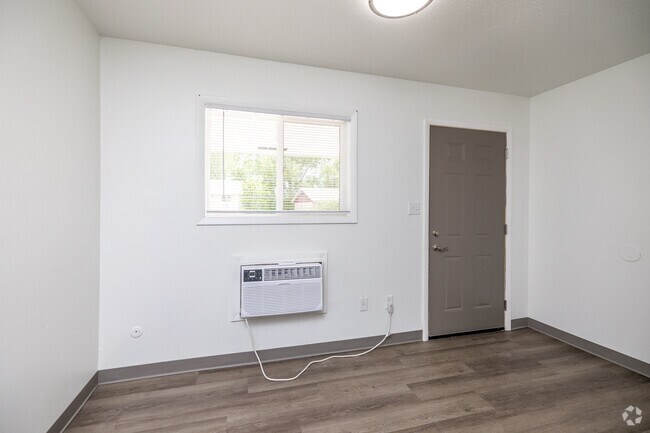 Studio - 500 SF