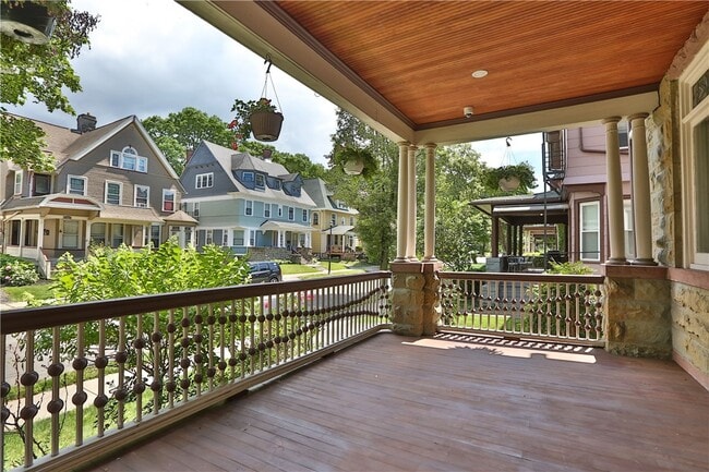 Photo - 71 Rutgers St