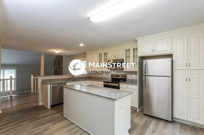 Photo - 3 Bedroom Pet-Friendly Home in CHARLOTTE, NC with Main Street Renewal