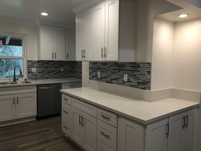 Building Photo - 31501 Lindero Canyon Rd