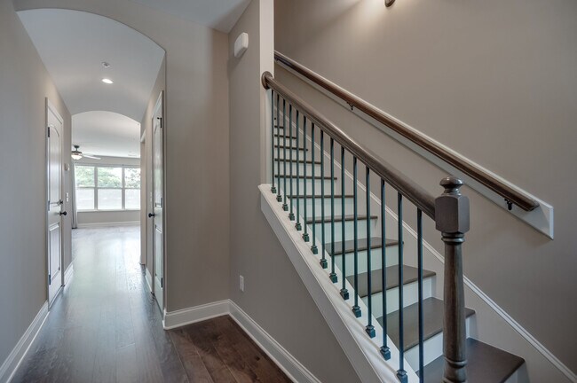 104 Ambassador Private Cir