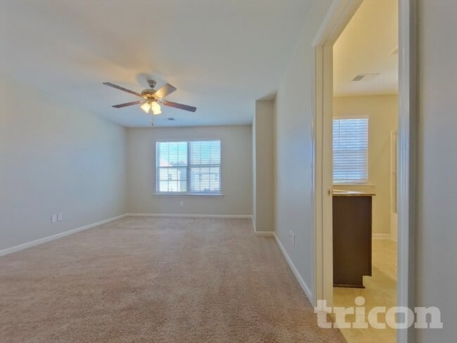 Photo - 661 Dawsons Park Wy