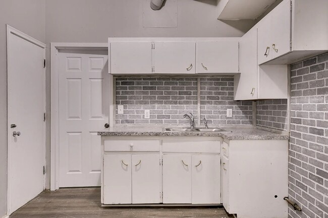 1305 S 32nd Street
