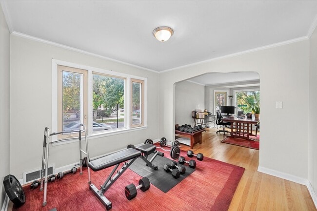 Photo - 5400 W Berteau Ave