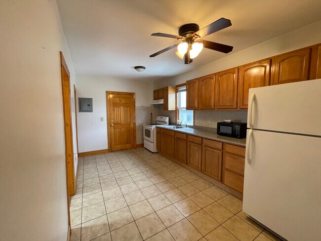 Photo - 295 Bolton St Unit 3