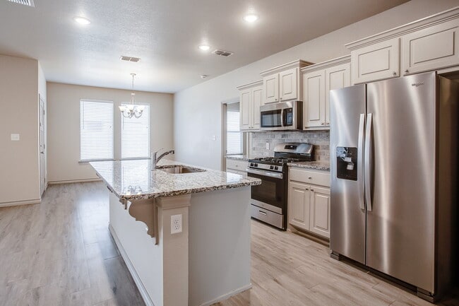 Photo - Wonderful Home in Cambridge Way! SPEC!