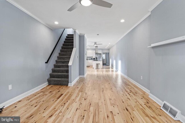 Photo - 260 Roxborough Ave