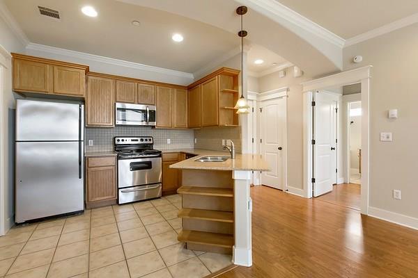 Photo - 508 Elmwood Pl Unit B