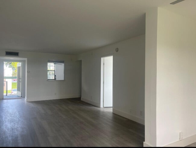 Building Photo - 7460 NW 18th St Unit 201