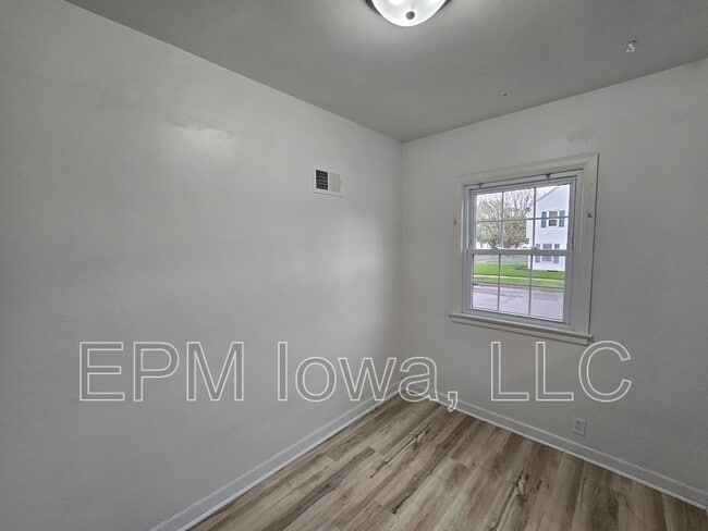 Photo - 1524 Williston Ave