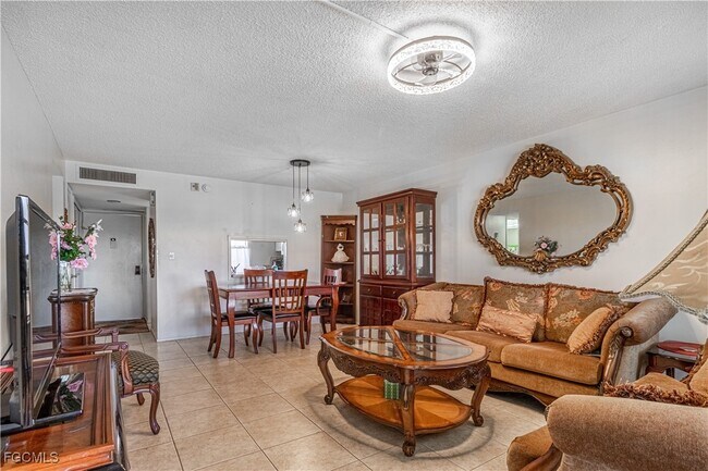 Photo - 1828 Pine Valley Dr Unidad 309