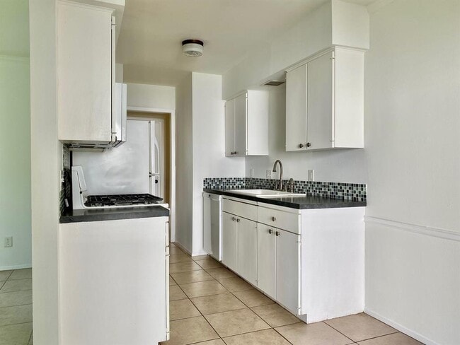 Photo - 2528 Berkett Dr