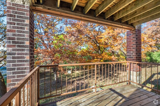 2BR, 2BA - 1,150SF - Patio - Timber Bluff