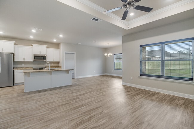 Photo - 5468 Overland Dr