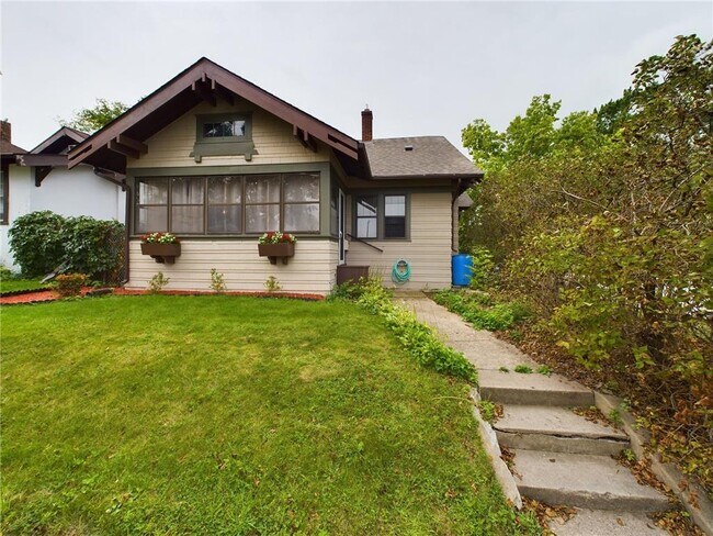 1158 Marshall Ave