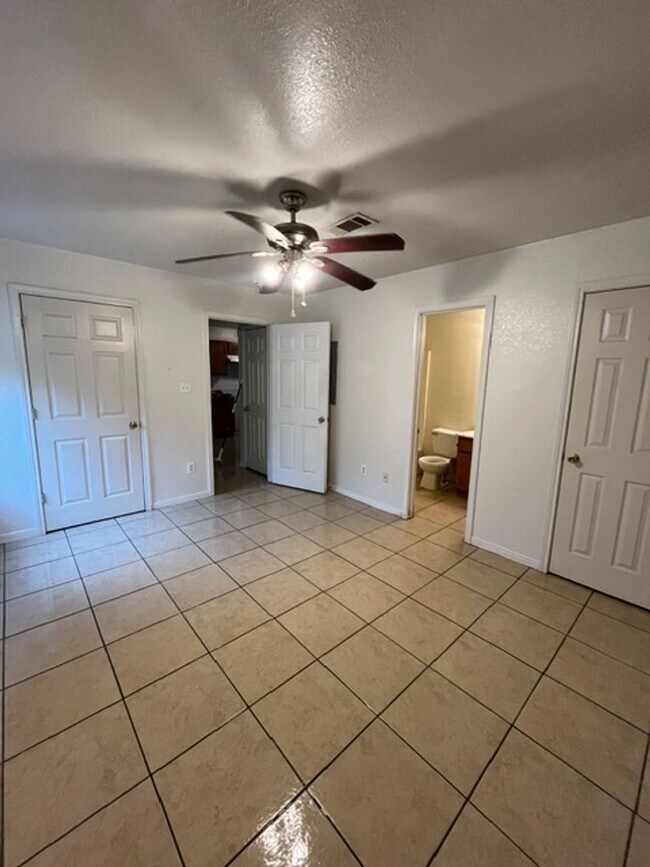 Photo - 3001 Cantabrian Dr Unit A