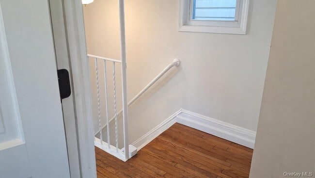 Photo - 95-31 90th St