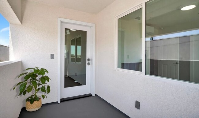 Photo - 2424 Michigan Ave Unit 303
