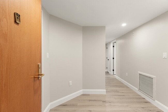 Photo - 100 Place Ln Unidad 169