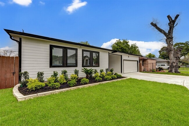 Building Photo - 6618 Winton St Rental