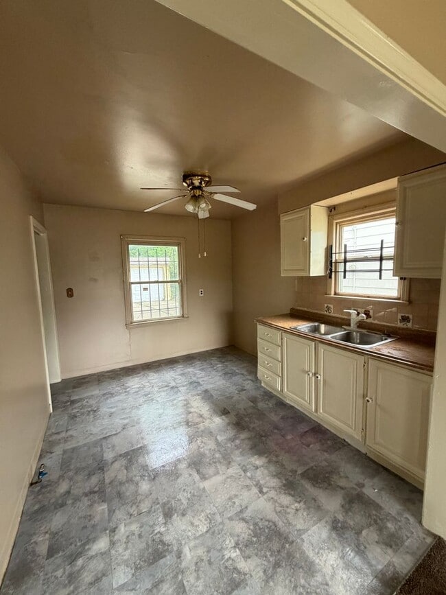 Photo - 11207 Avon Ave