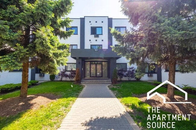 Photo - 7621 N Sheridan Rd Unit 7621 North Sheridan Road
