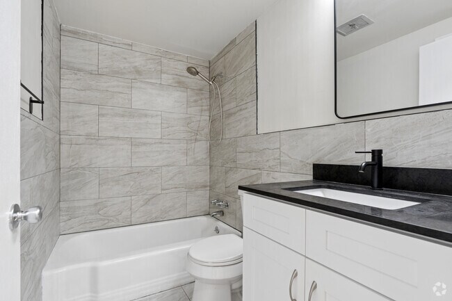 2BR, 1BA - 850SF - Bathroom