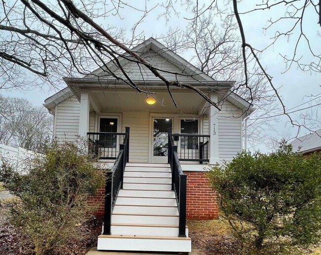 Building Photo - 713 E Second Street