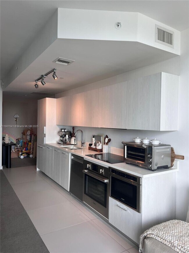 Photo - 501 NE 31st St Unit 2107