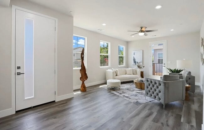 Photo - 1673 Bella Lago Dr