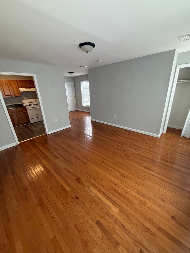 Photo - 173 Godwin Ave Unidad 3