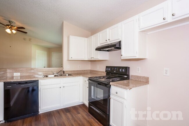 Photo - 3103 Kelling St