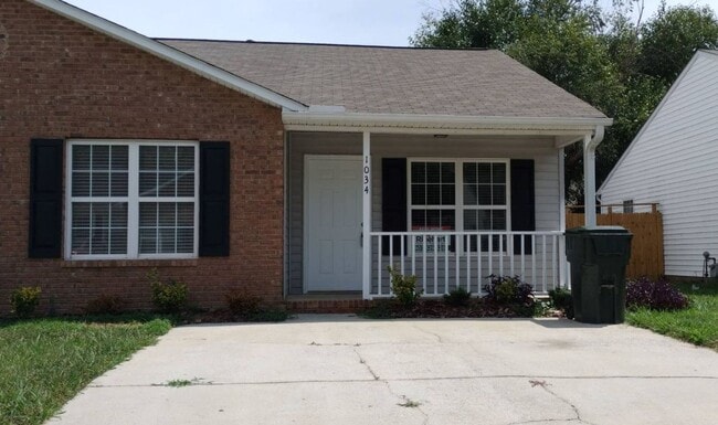 Building Photo - $200 Off Your First Full Month’s Rent!  Mo... Rental