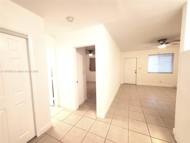 Photo - 26 SE 3rd Terrace Unidad 2