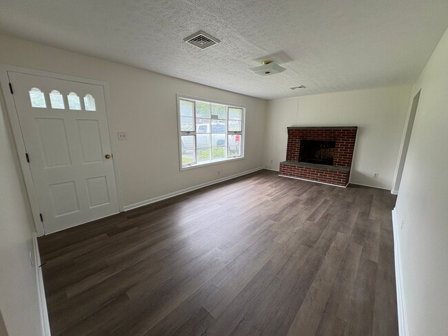 Photo - 145 Madison Cir