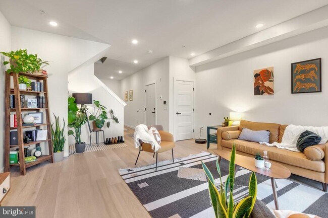 Photo - 2212 N Front St Unit 5