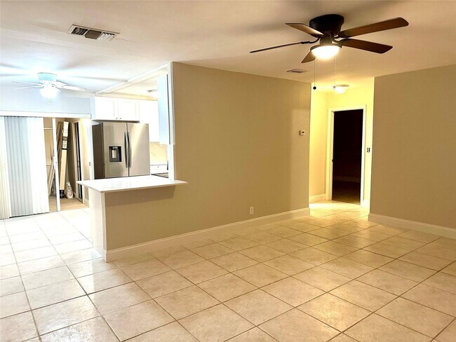 Photo - 7907 SW 3rd St