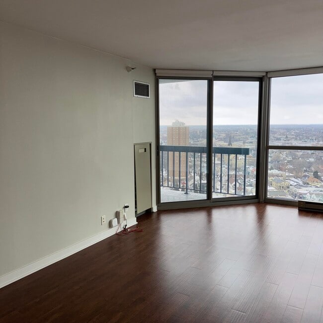 Photo - 1660 N Prospect Ave