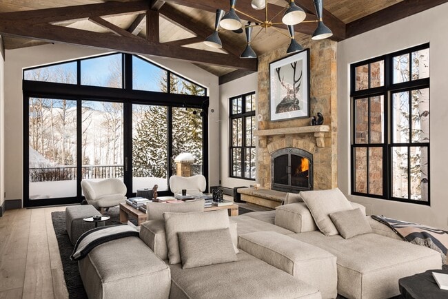 Photo - 379 Divide Dr