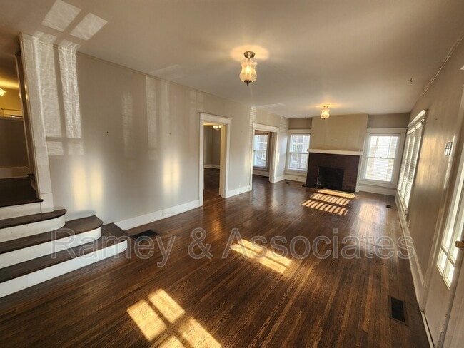 Photo - 2029 Baringer Ave