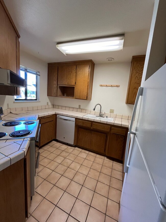 Photo - 870 Adams St Unit 870 Adams Street,  C