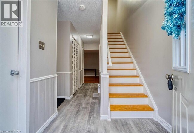 Photo - 400 Homestead Ct