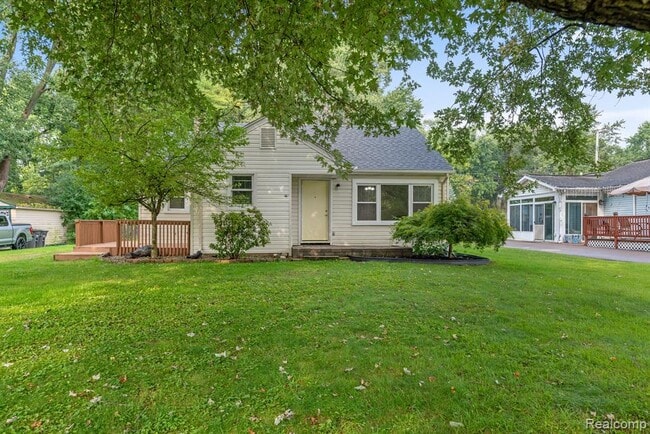 Photo - 15403 Maxwell Ave
