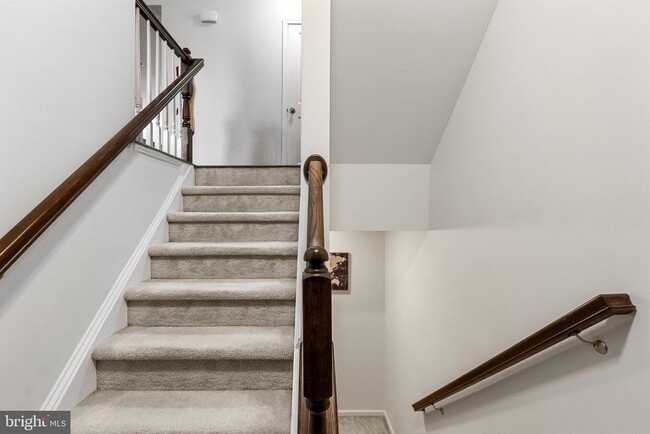 Photo - 43131 Wealdstone Terrace