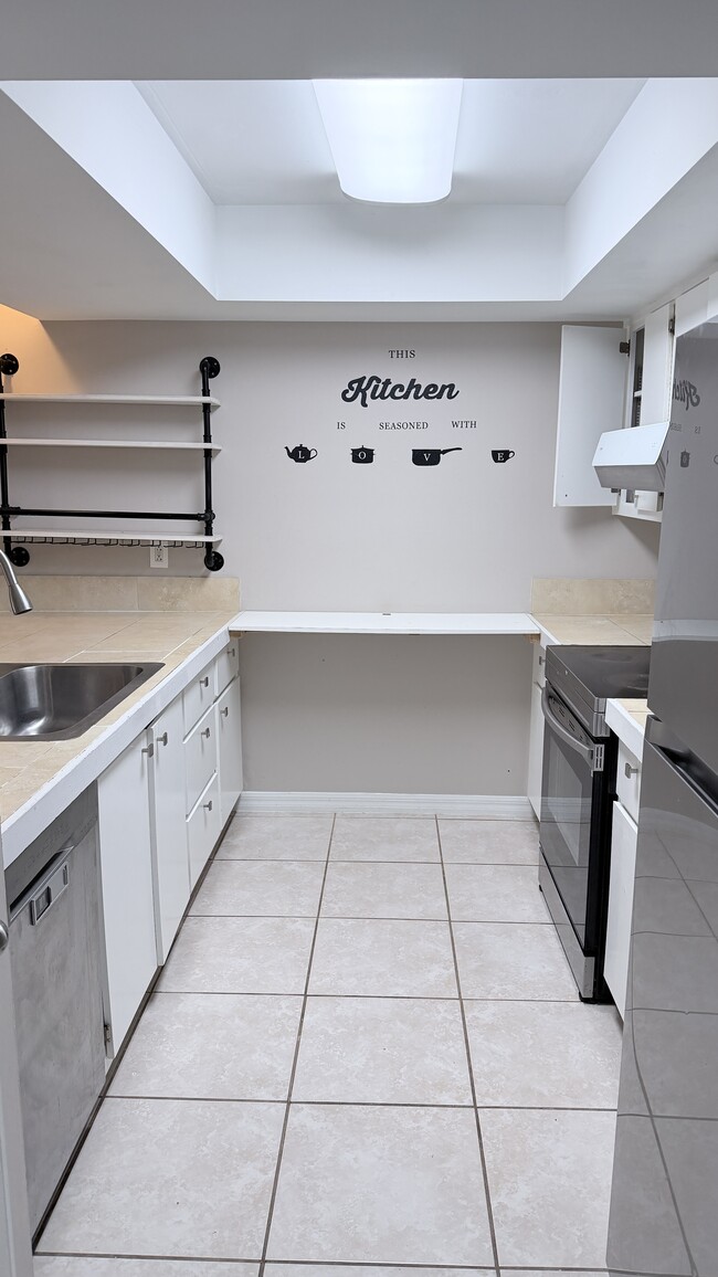 Photo - 148 Cypress Way E Unit apt 8