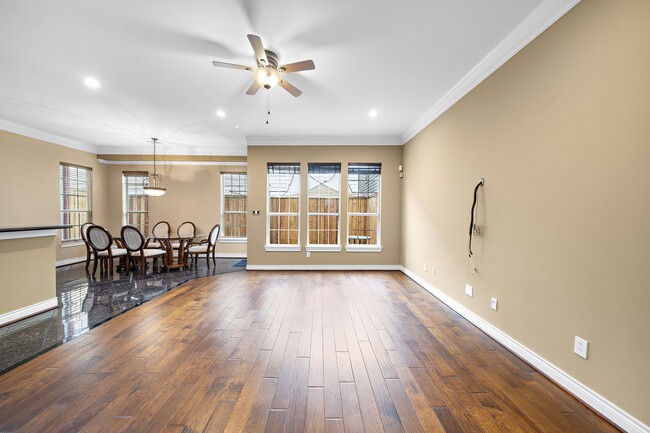 Photo - 2927 Clinton Dr