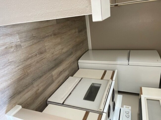 Photo - Kahului Ikena 3rd Floor, 2 bedroom/ 2 bathroom Apartment with Parking